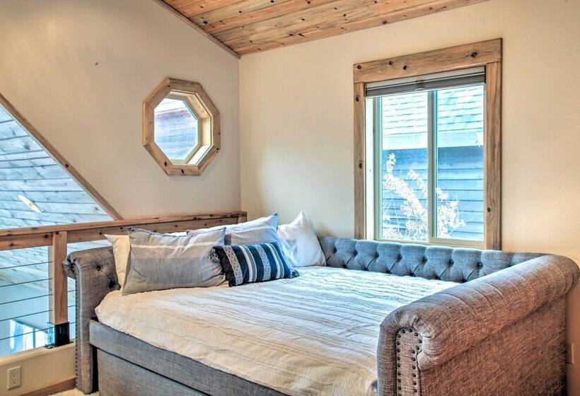 Waterfront Lake Pend Oreille Vacation Rental!