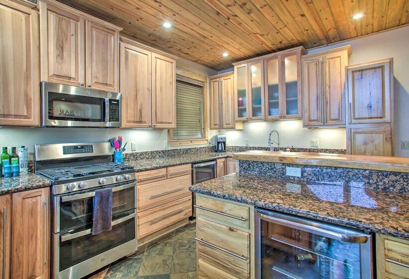 Waterfront Lake Pend Oreille Vacation Rental!