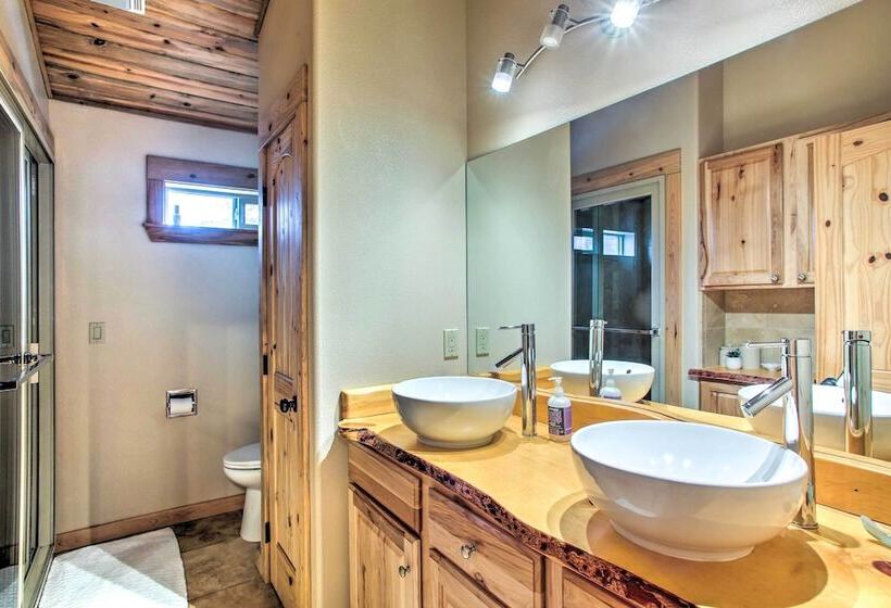 Waterfront Lake Pend Oreille Vacation Rental!