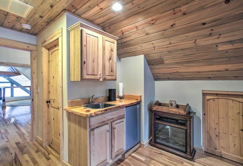 Waterfront Lake Pend Oreille Vacation Rental!