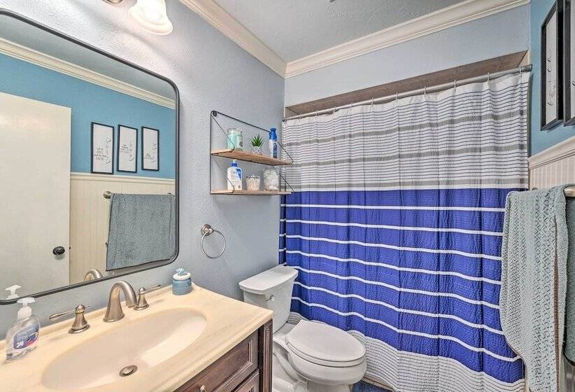 Waterfront Lake Placid Escape W/ Dock & Lanai