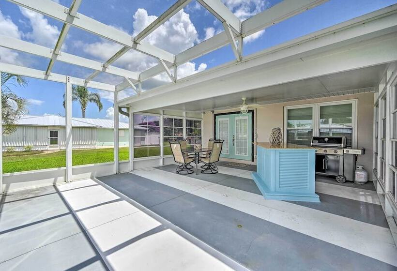 Waterfront Lake Placid Escape W/ Dock & Lanai