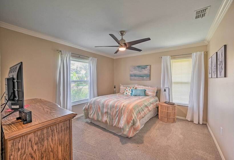 Waterfront Lake Placid Escape W/ Dock & Lanai