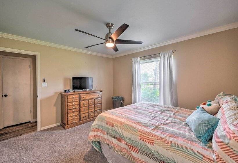 Waterfront Lake Placid Escape W/ Dock & Lanai