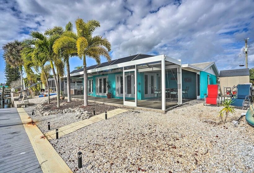 Waterfront Matlacha Home W/ Hot Tub & Grill!