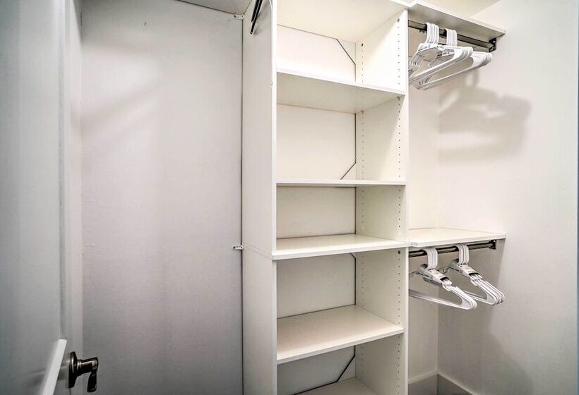 Waterfront Matlacha Home W/ Hot Tub & Grill!