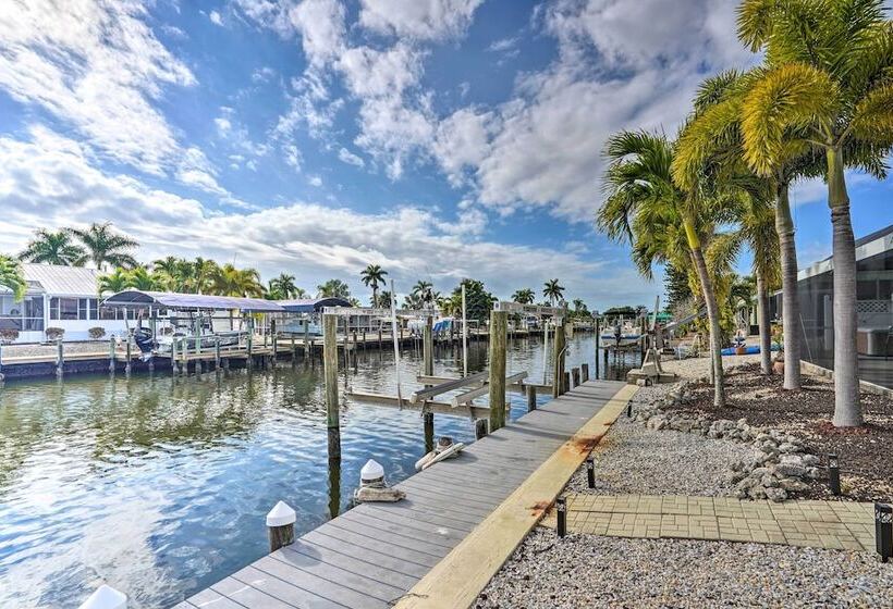 Waterfront Matlacha Home W/ Hot Tub & Grill!