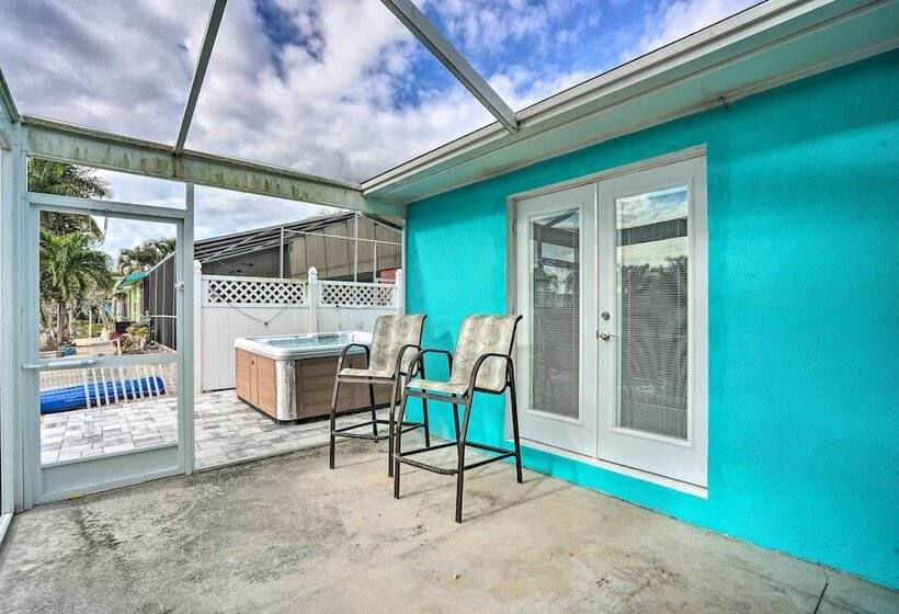 Waterfront Matlacha Home W/ Hot Tub & Grill!