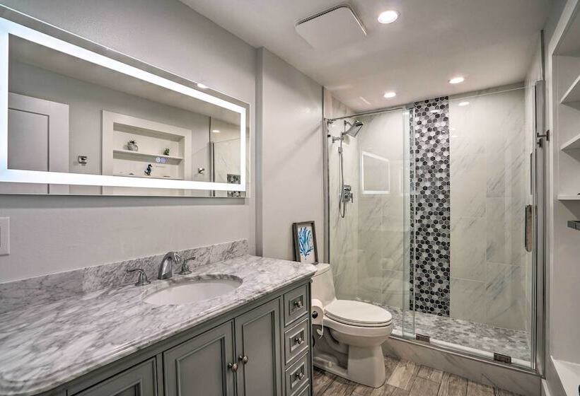 Waterfront Matlacha Home W/ Hot Tub & Grill!