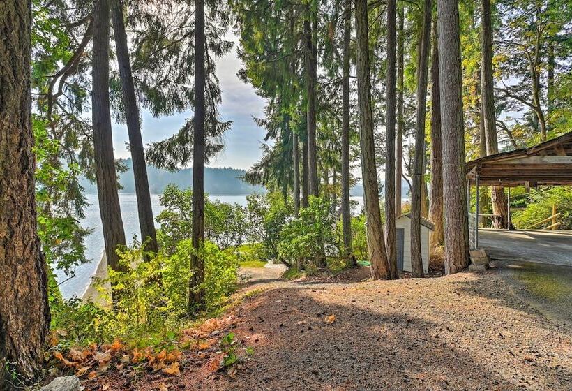 Waterfront Olympia Home W/ Private Beach & Kayaks!