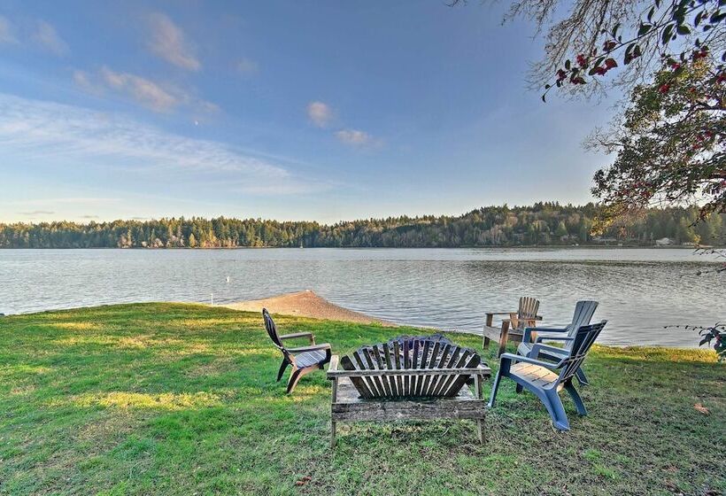 Waterfront Olympia Home W/ Private Beach & Kayaks!