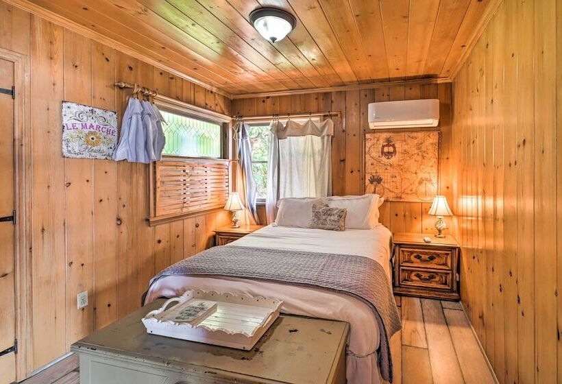 Waterfront Olympia Home W/ Private Beach & Kayaks!