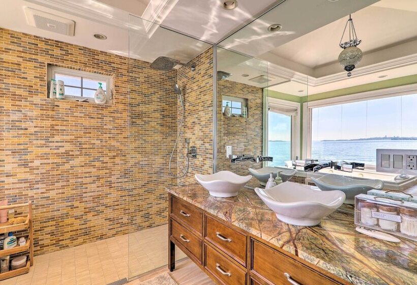 Waterfront Retreat W/ Deck ~ 7 Mi To Boston!