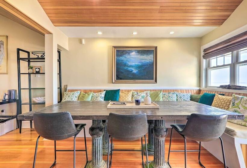 Waterfront Retreat W/ Deck ~ 7 Mi To Boston!