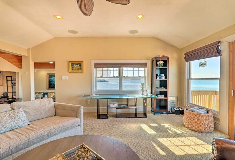 Waterfront Retreat W/ Deck ~ 7 Mi To Boston!