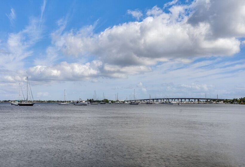 Waterfront Stuart Oasis W/ Hot Tub & Dock!