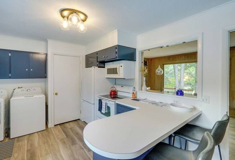 Skiing & Hiking: Water View Home In The Berkshires