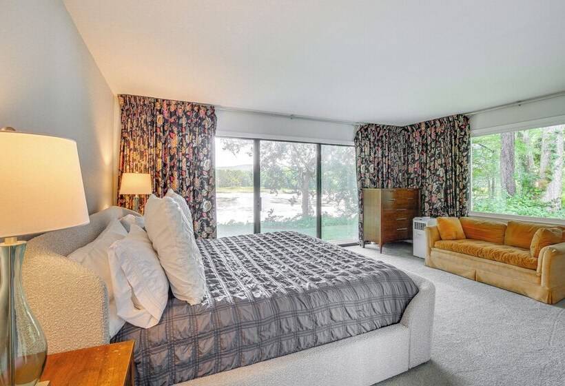 Skiing & Hiking: Water View Home In The Berkshires