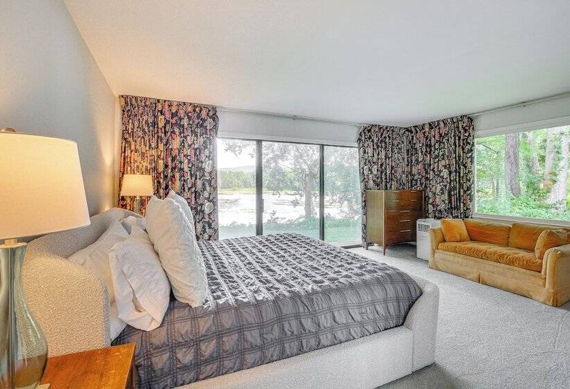 Skiing & Hiking: Water View Home In The Berkshires