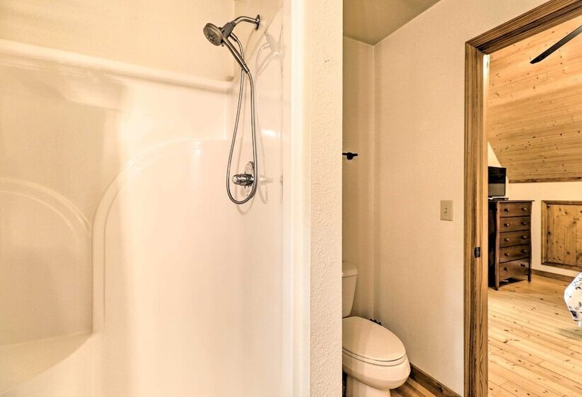 Private Cabin On 2 Acres: Hot Tub, 10 Mi To Boone!