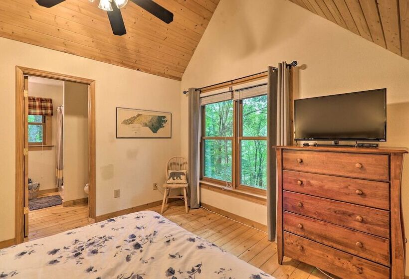 Private Cabin On 2 Acres: Hot Tub, 10 Mi To Boone!