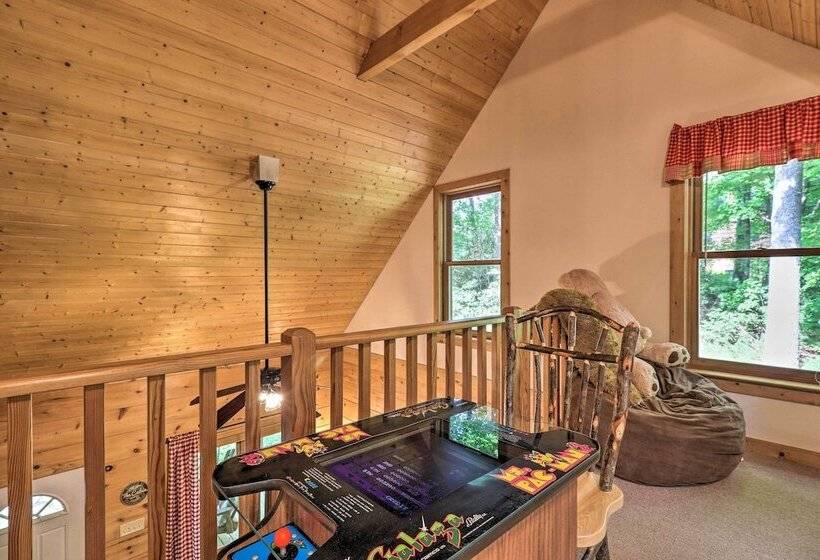 Private Cabin On 2 Acres: Hot Tub, 10 Mi To Boone!