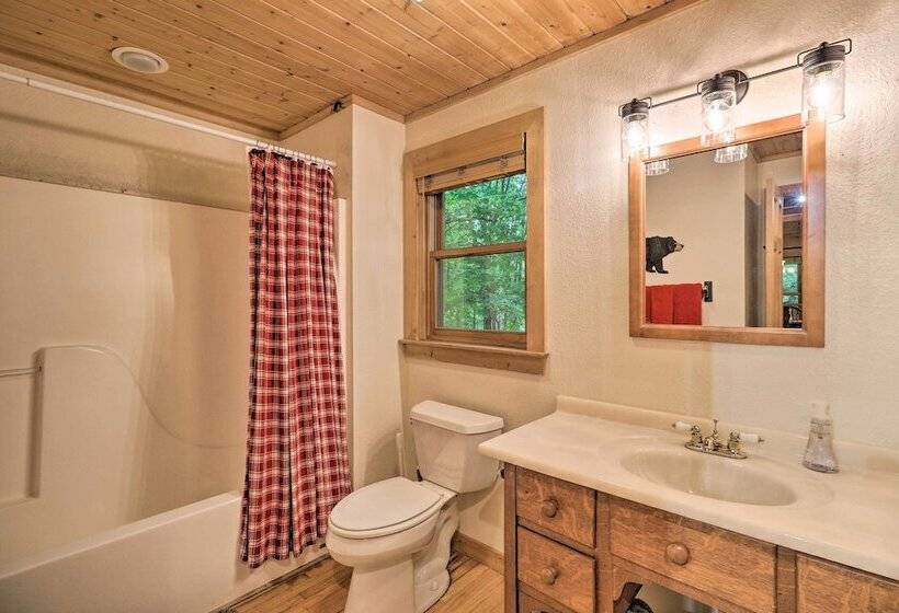 Private Cabin On 2 Acres: Hot Tub, 10 Mi To Boone!