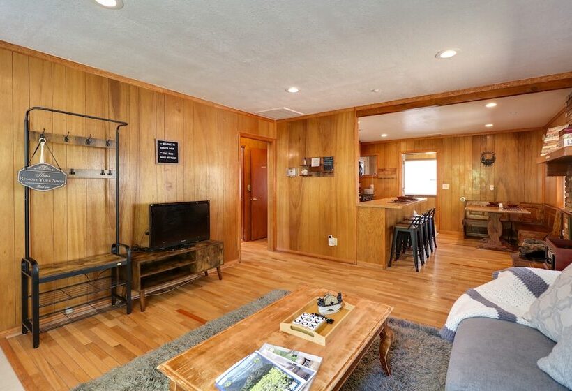 Wrightwood Cabin ~ 4 Mi To Mtn High Resort!