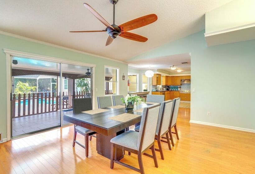 Alluring Largo Hideaway ~ 4 Miles To Beaches!