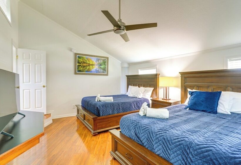 Alluring Largo Hideaway ~ 4 Miles To Beaches!