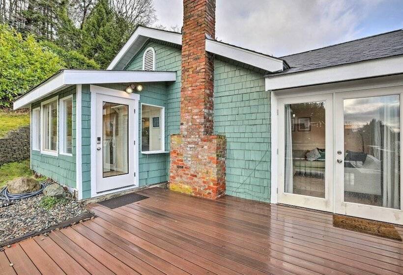 Anacortes Home: Short Walk To Similk Bay!