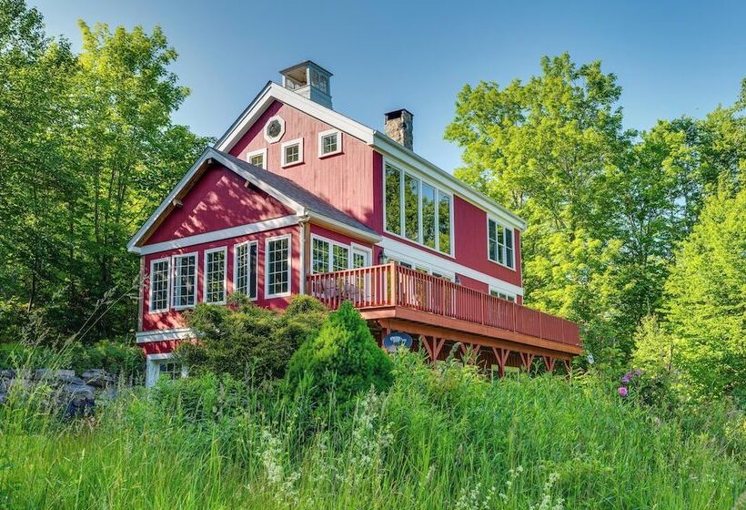 Architect Designed Franconia Home: Hot Tub & Views