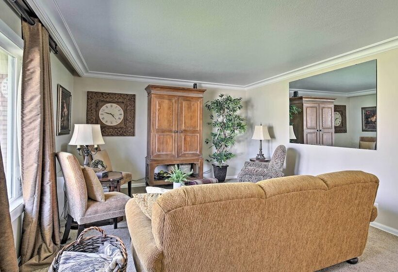 Ashton Escape W/ Yard: 56 Mi To West Yellowstone!