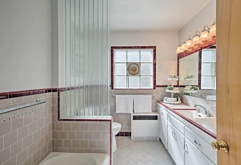 Ashton Escape W/ Yard: 56 Mi To West Yellowstone!