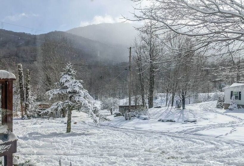 14 Mi To Beech Mountain: Home W/ Grills!