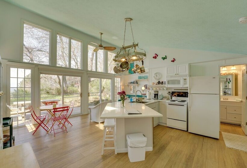 Beachfront Lake Michigan Cottage: Fire Pit & Deck