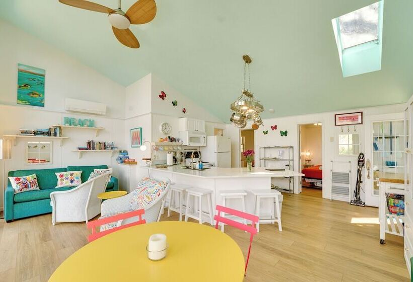 Beachfront Lake Michigan Cottage: Fire Pit & Deck