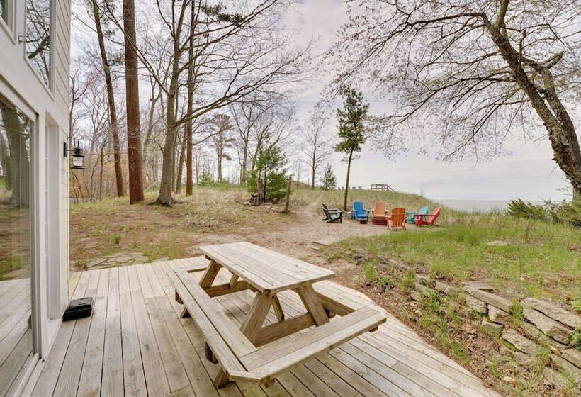 Beachfront Lake Michigan Cottage: Fire Pit & Deck