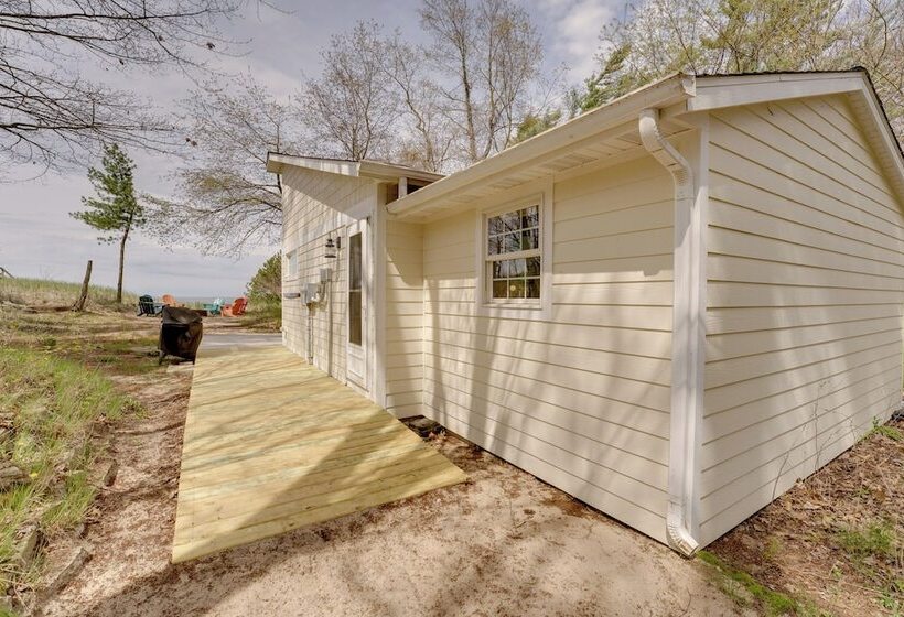 Beachfront Lake Michigan Cottage: Fire Pit & Deck