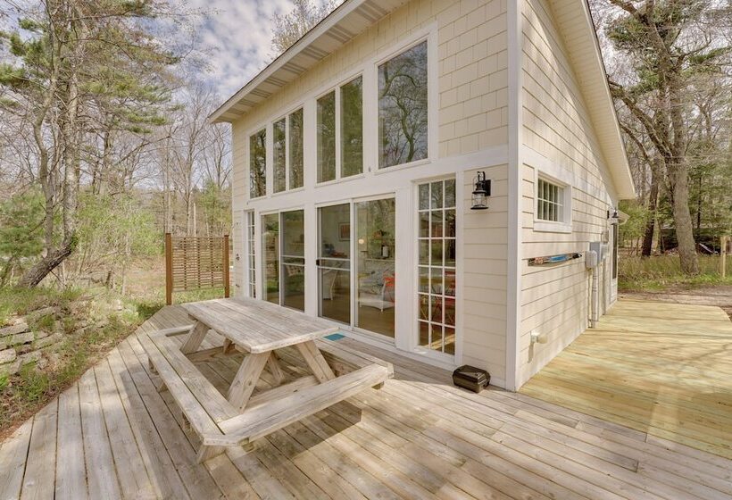 Beachfront Lake Michigan Cottage: Fire Pit & Deck