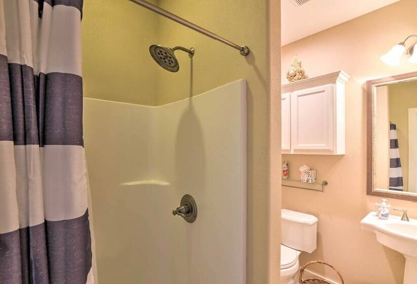 Ocean View & Grill: Crystal Beach Bungalow!