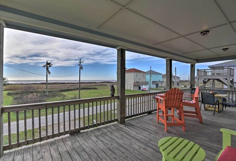 Ocean View & Grill: Crystal Beach Bungalow!