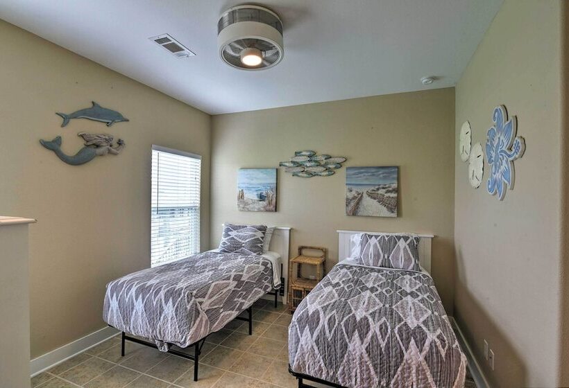 Ocean View & Grill: Crystal Beach Bungalow!