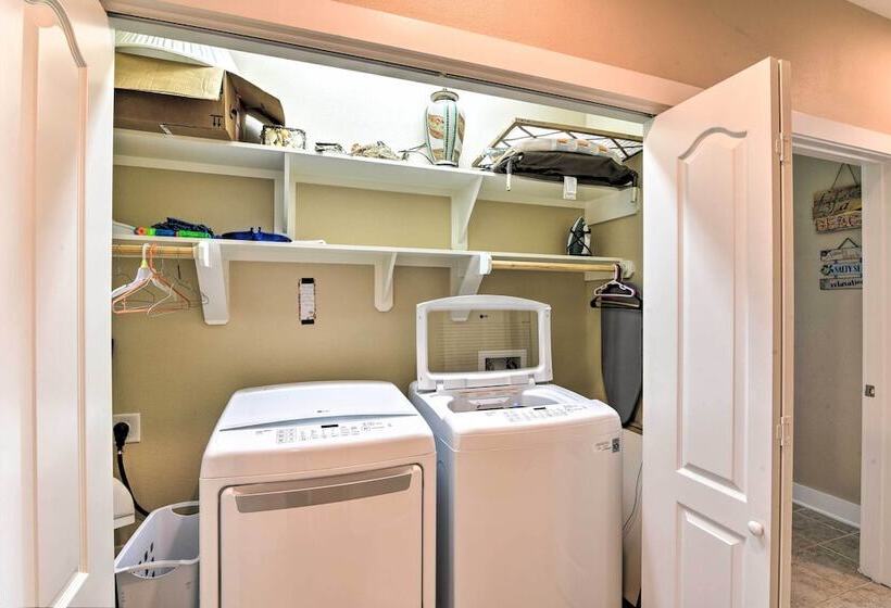 Ocean View & Grill: Crystal Beach Bungalow!