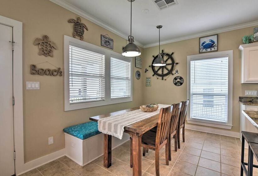 Ocean View & Grill: Crystal Beach Bungalow!