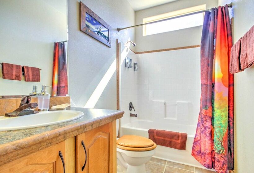 Beautiful Kanab Home W/ Yard   Walk To Restaurants