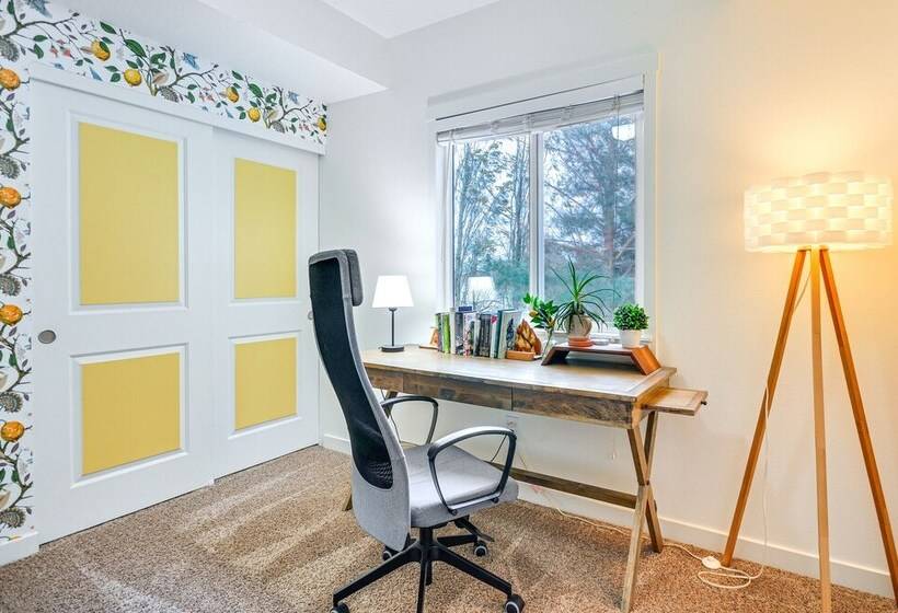 Beautiful Pet Friendly Washougal Home W/ Fire Pit!