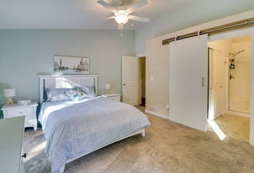 Beautiful Pet Friendly Washougal Home W/ Fire Pit!