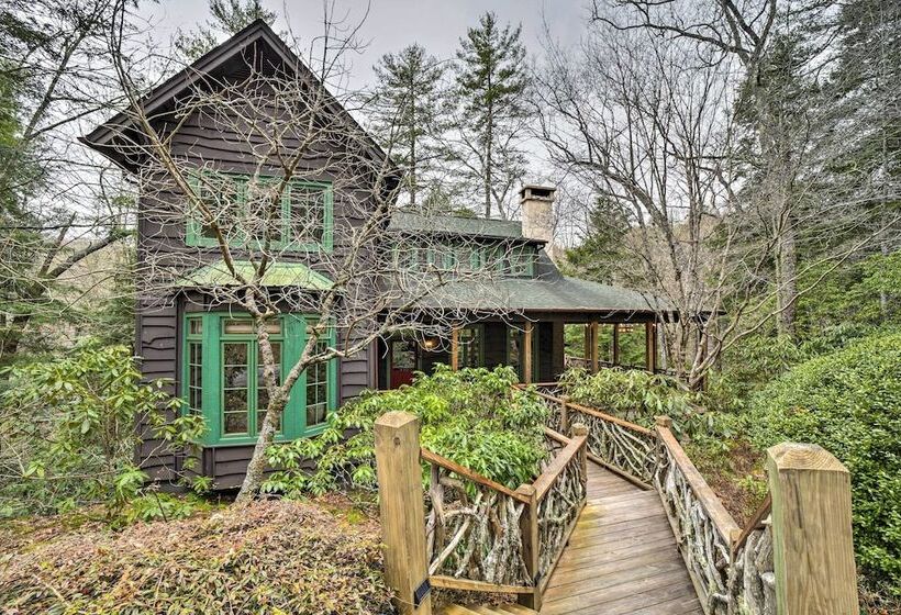 Beautiful Trillium Home Next To Waterfall!