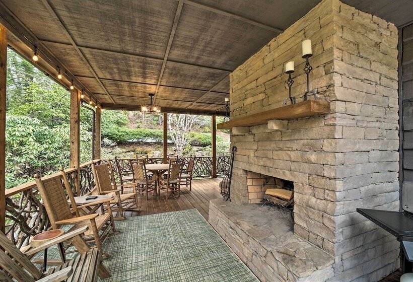 Beautiful Trillium Home Next To Waterfall!